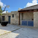 New 'i Elea' With Courtyard