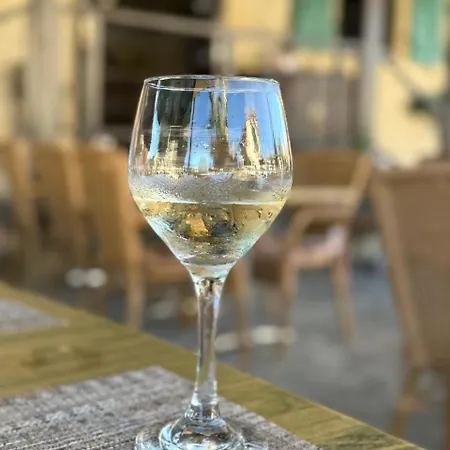 'i Elea' With Courtyard Case de vacanță *