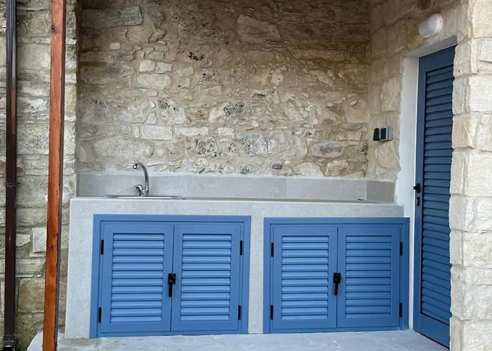 'i Elea' With Courtyard Case de vacanță Letimbou