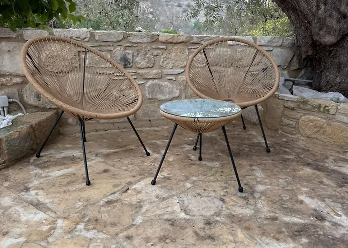 'i Elea' With Courtyard *