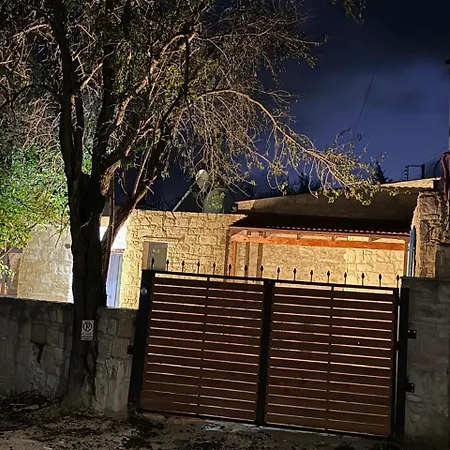 'i Elea' With Courtyard Letimbou