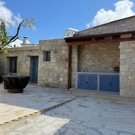 New 'i Elea' With Courtyard