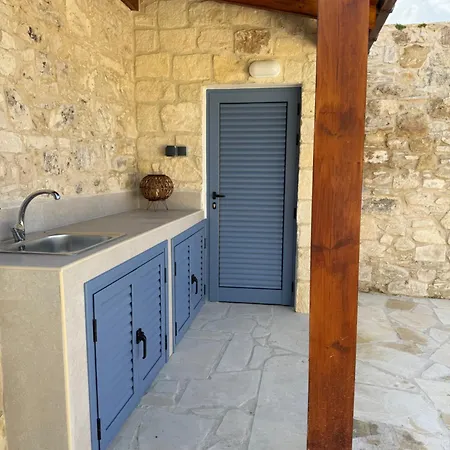 New 'i Elea' With Courtyard