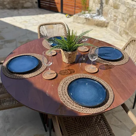 New 'i Elea' With Courtyard *
