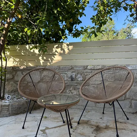 New 'i Elea' With Courtyard