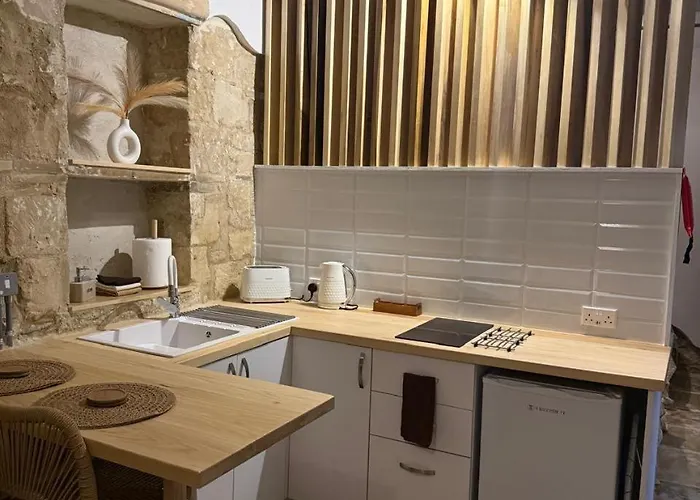 'i Elea' With Courtyard Prázdninový dům