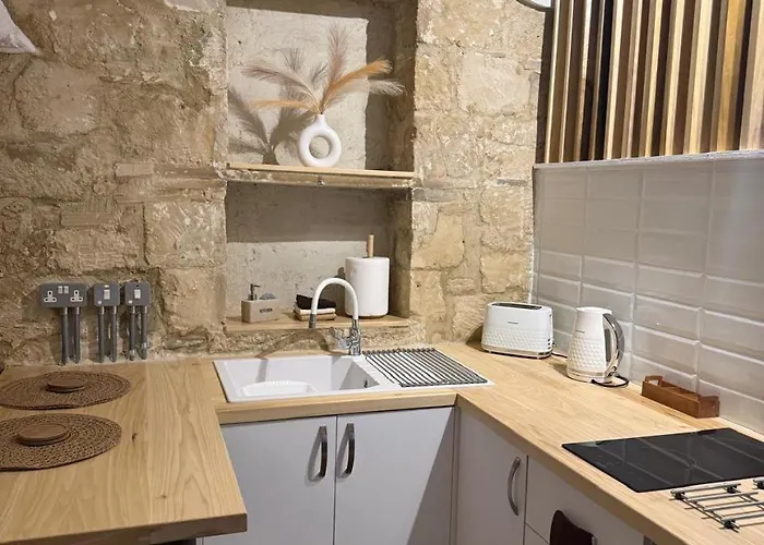 بيت للعطل 'i Elea' With Courtyard