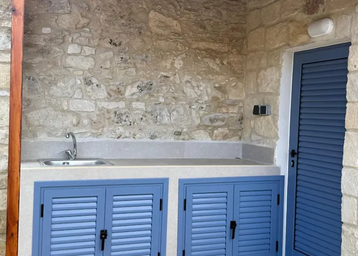 'i Elea' With Courtyard Letimbou